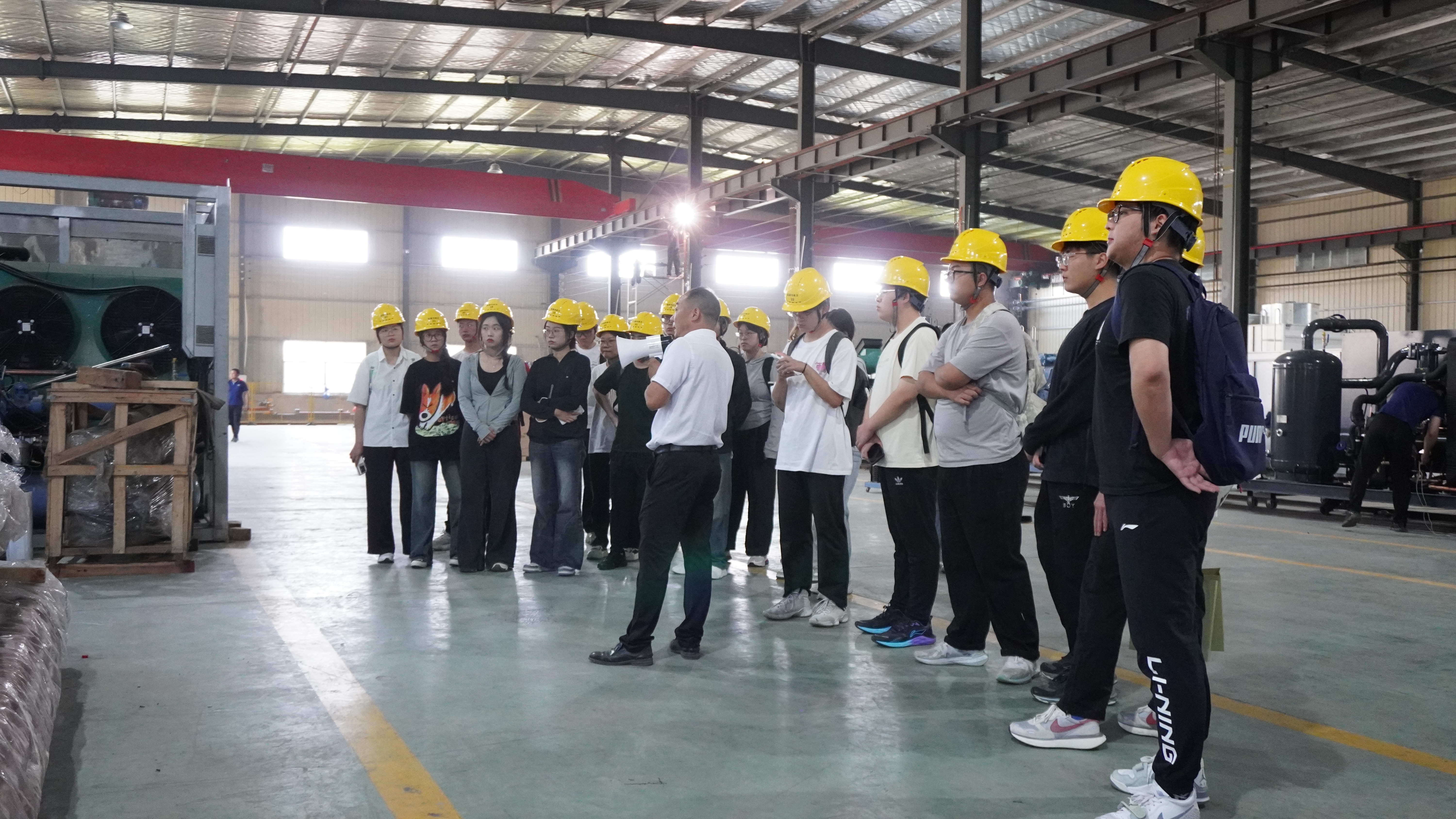 走進(jìn)企業(yè)，促進(jìn)就業(yè)——熱烈歡迎礦大“小黃帽”！